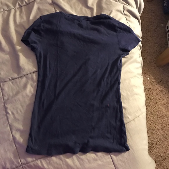 T-Shirt - Picture 2 of 3